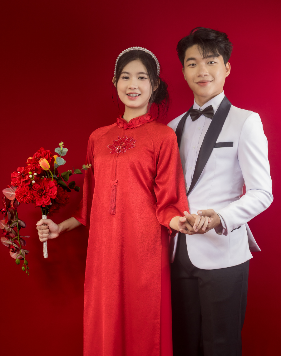 Áo Dài Đỏ Gấm Hoa Sen Dáng Suông - Ảnh 2