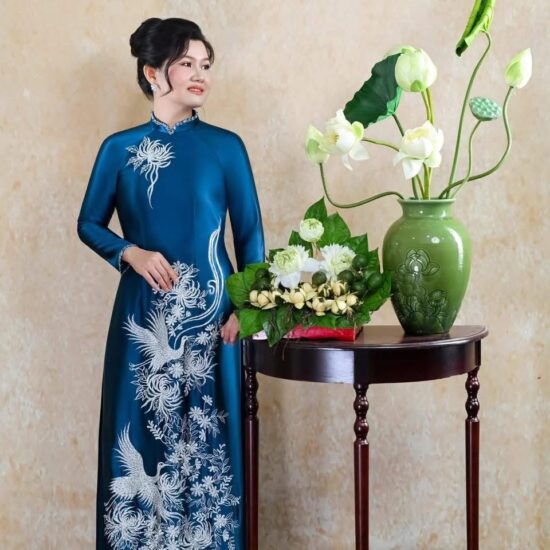 Áo Dài Bà Sui Lụa Xanh Lam Thêu Hạc Hoa Nghệ Thuật | Mã SP: BS-031