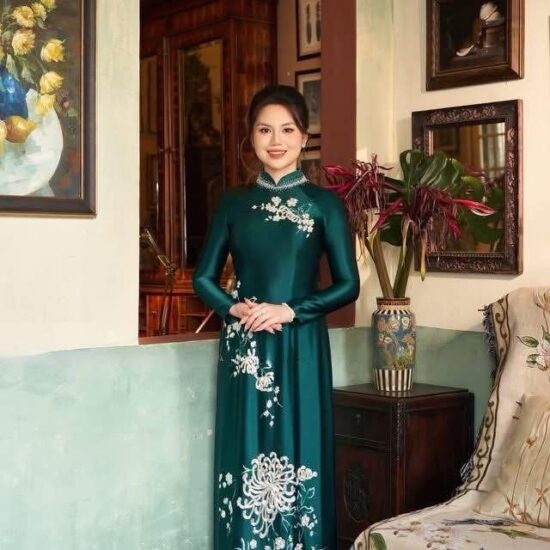 Áo Dài Bà Sui Xanh Ngọc Thêu Hoa Trắng - Dáng Truyền Thống | Mã SP: BS-012