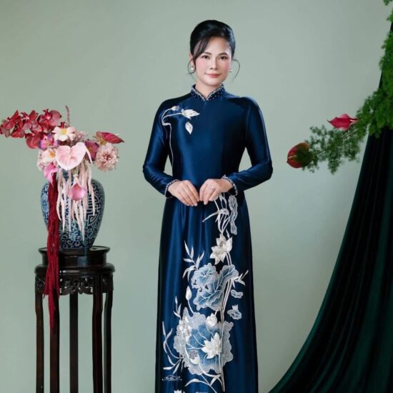 Áo Dài Bà Sui Lụa Xanh Navy Thêu Hoa Mẫu Đơn Thanh Nhã | Mã SP: BS-032