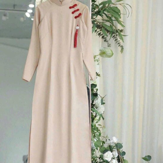 Áo Dài Bưng Quả Màu Kem Phối Nút Đỏ Truyền Thống | Mã SP: BQ-003