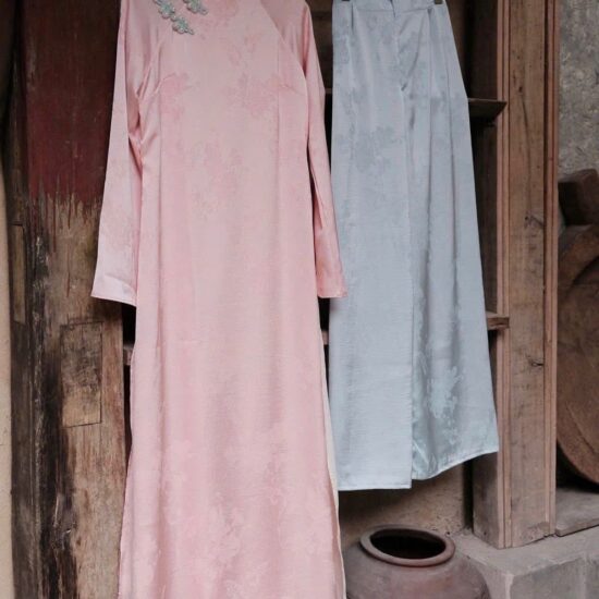 Áo Dài Bưng Quả Nữ Màu Hồng Phấn Thêu Hoa Thanh Lịch | Mã SP: BQ-005